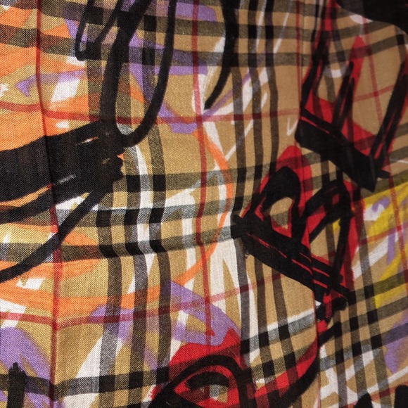 BURBERRY GRAFFITI SCARF - Picture 4 of 9